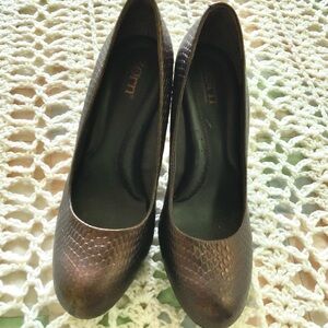 Bronze leather BØRN heels